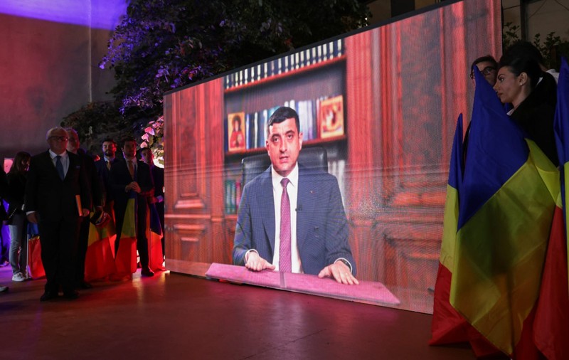 George Simion, votat pe bandă rulantă în satele din Sibiu, județul fostului președinte Klaus Iohannis
