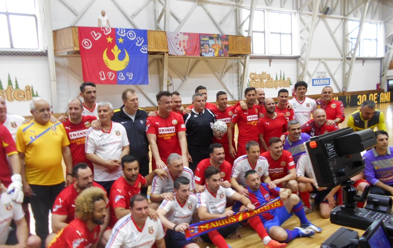 Deși Belodedici a fost acuzat de ”viață nesportivă”, Steaua 86 a bătut naționala artiștilor | FOTO și VIDEO