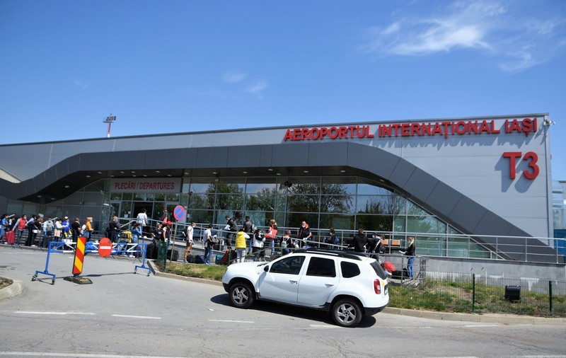 Primăria Iași interzice accesul cu autoturismul la aeroport pentru trei luni. Chirica: „Ești pasager, lași mașina în parcare și te preia autobuzul”