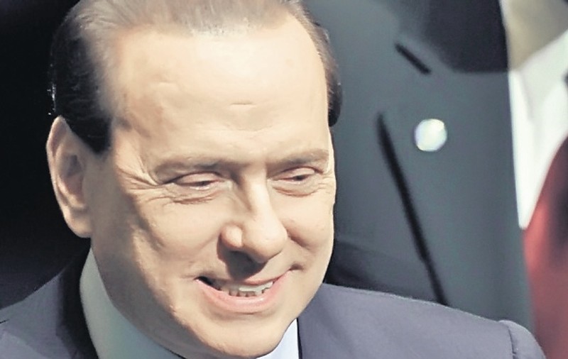 Berlusconi se iubeşte cu fiica lui Gaddafi?