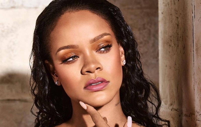 Rihanna, în cea mai minusculă lenjerie intimă. Toți i-au văzut posteriorul