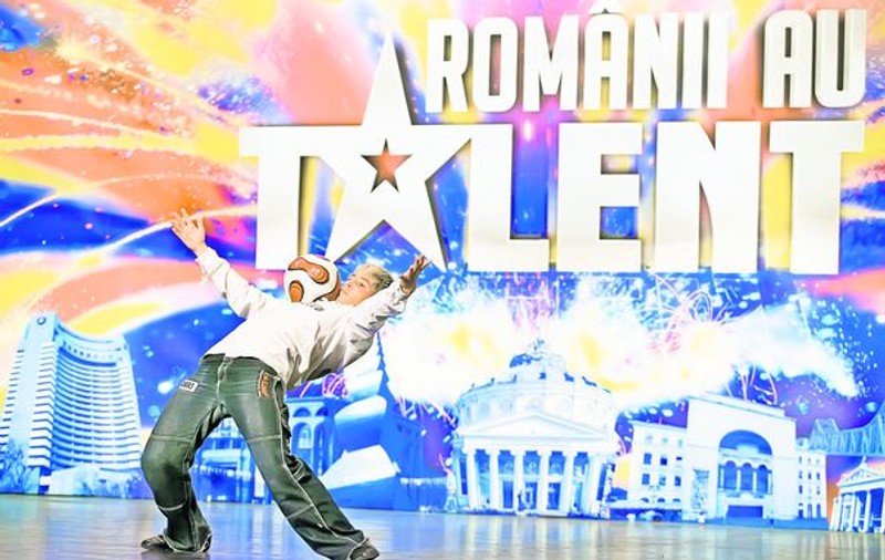 Tânărul care a "vrăjit" balonul la "Românii au talent", refuzat de Steaua!  