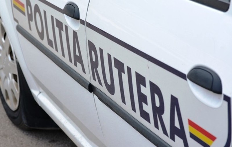 Polițist de la rutieră beat, prins lângă Timișoara de săteni. Lovise trei mașini în oraș