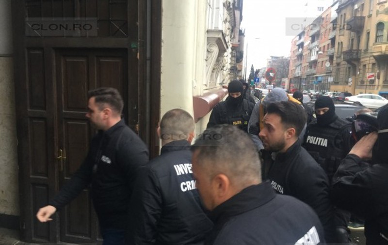 Doi agenți de pază din Arad care au bătut trei bărbați într-un restaurant au fost reținuți