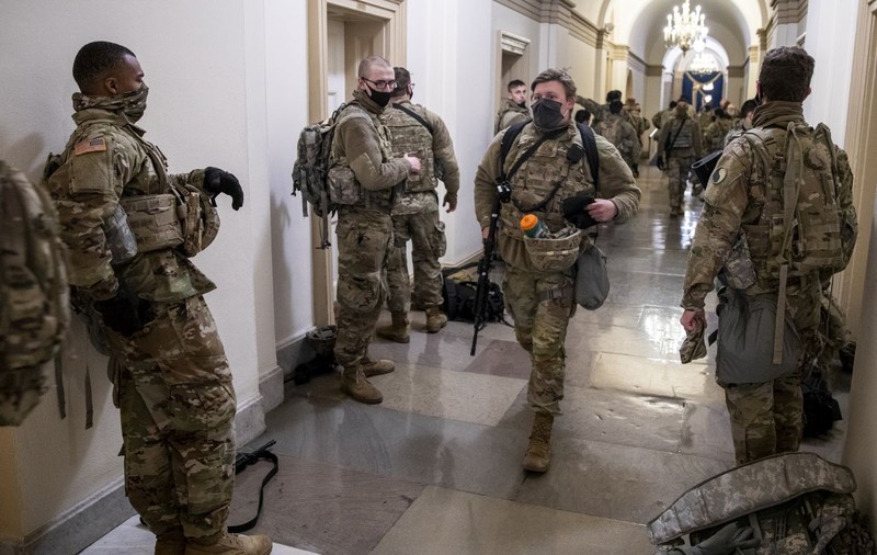 Imagini fără precedent în Congresul SUA: Garda Națională a asigurat securitatea în ziua punerii sub acuzare a lui Trump. Peste 10.000 de militari sunt așteptați la Washington