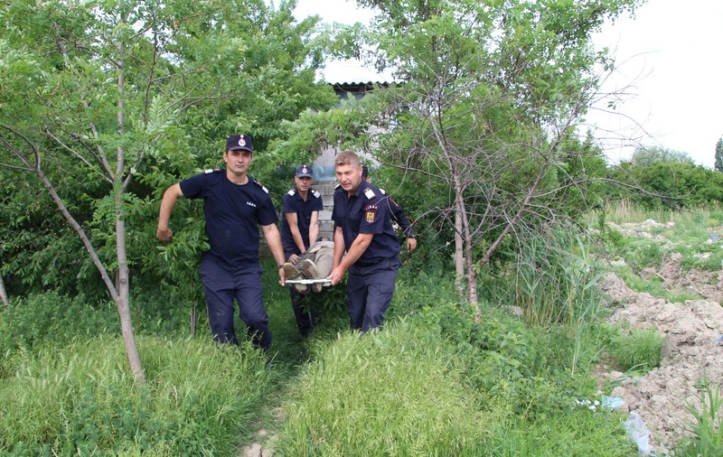 Un bărbat a stat o noapte întreagă blocat într-un canal colector din Slobozia, în care căzuse