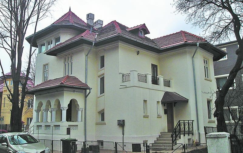 "Vând vilă cu reducere 50 %"