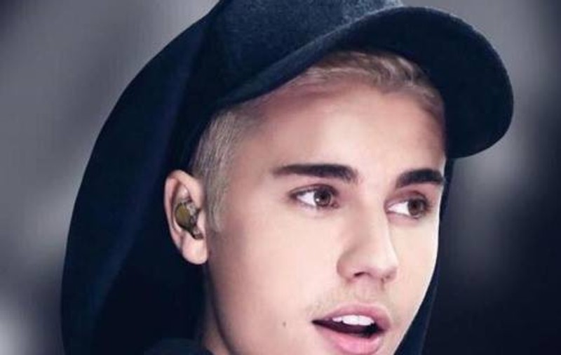 Justin Bieber, uluit de frumuseţea unei necunoscute. Cum arată fata pe care o caută înnebunit 
