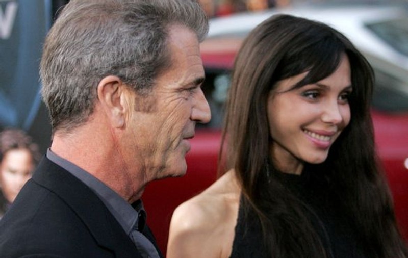 Mel Gibson, pus la dietă de iubită