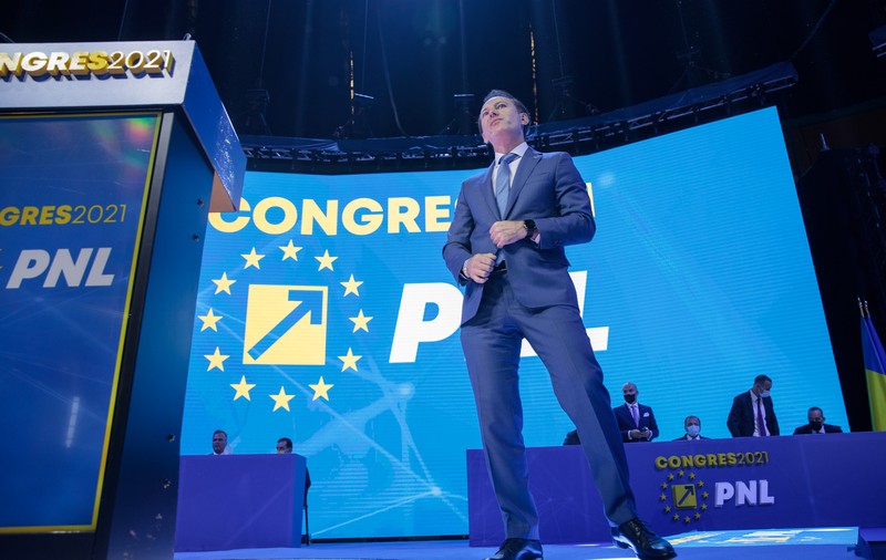 REPORTAJ. Ce nu s-a văzut și auzit la televizor la congresul PNL. Ziua în care festivalul democrației s-a transformat în festivalul huiduielilor