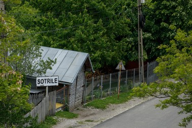 Comuna Șotrile numără puțin peste 3.000 de locuitori