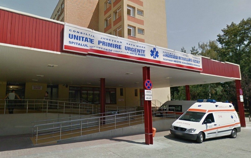 Un copil de 10 ani din Satu Mare a ajuns la spital, după ce s-a tăiat cu flexul la mână. Medicii au sesizat poliția