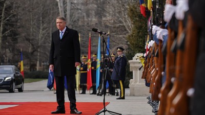 Klaus Iohannis, vizibil emoționat în timul ceremoniei de pe Platoul marinescu