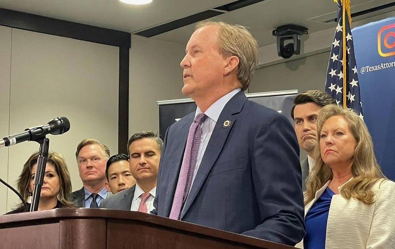 Procurorul general din Texas, pus sub acuzare de Camera Reprezentanților pentru mită și abuz de încredere. În 2020, Ken Paxton ceruse anularea victoriei lui Biden asupra lui Trump