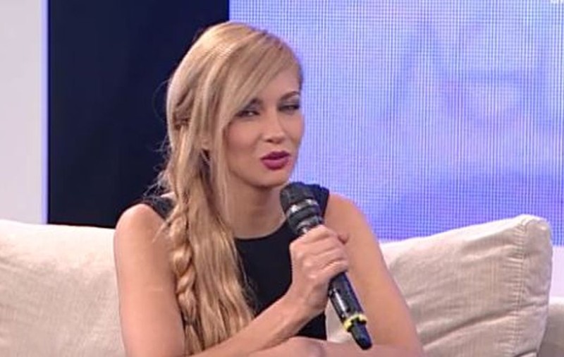 LORA: ”Pe MINE mă VEȚI VEDEA PLÂNGÂND din DOUĂ MOTIVE!”