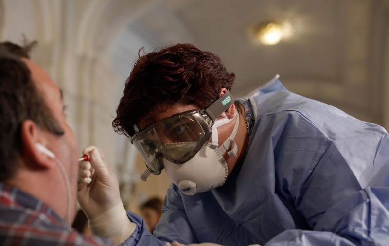 Al treilea parlamentar român confirmat cu coronavirus
