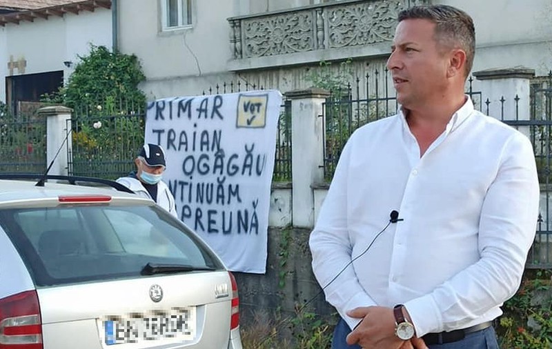 Poliția s-a sesizat în cazul primarului din Sângeorz-Băi, filmat în timp ce-și umilește fetița minoră: ”Facem verificări”