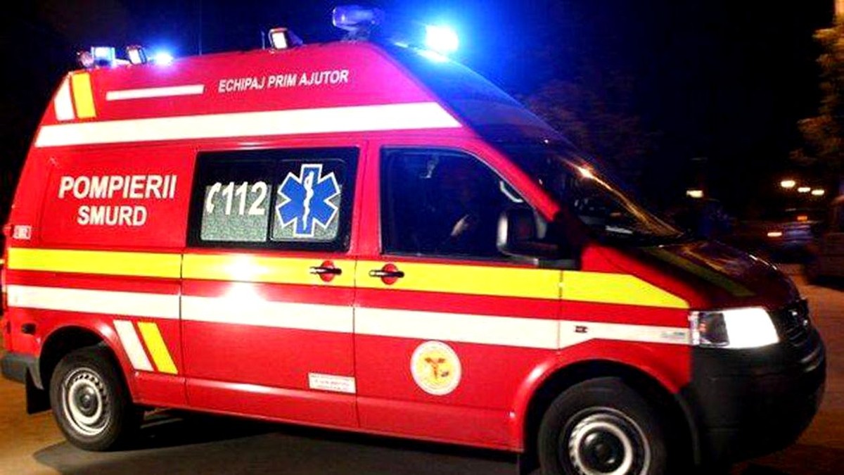 O bătrână de 85 de ani a ars într-un apartament din București, 9 persoane au fost evacuate din cauza fumului