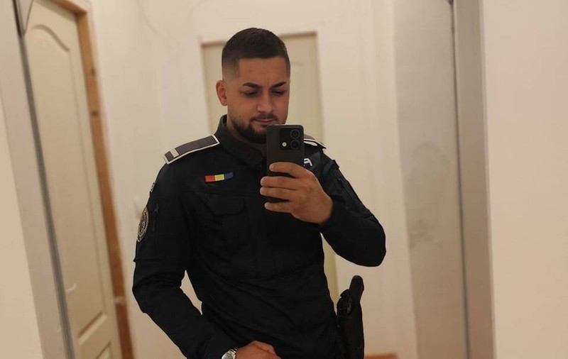 Un tânăr polițist din Constanța oprea șoferițe în trafic, le cerea actele, le căuta apoi pe rețelele sociale și le făcea avansuri. Agentul e cercetat disciplinar