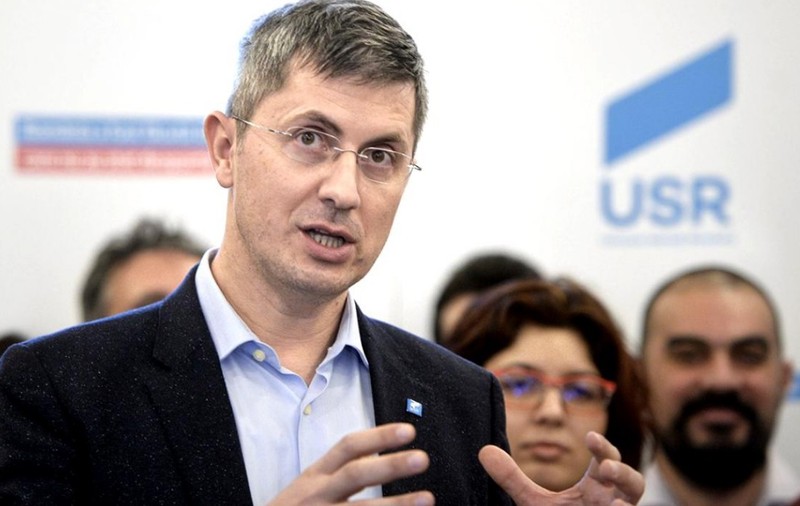 Prea mulți bani pentru nimic | Despre investigația Rise Project cu privire la Dan Barna și la modul în care s-au plimbat bani europeni între amici și rude