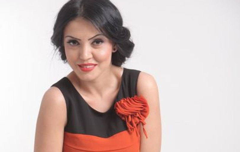 Andreea Mantea vinde langoși în rulotă. Ipostaza inedită în care apare bruneta