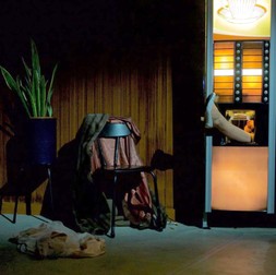 Spectacolul „Moeder (Mother)”, compania Peeping Tom Bruxelles