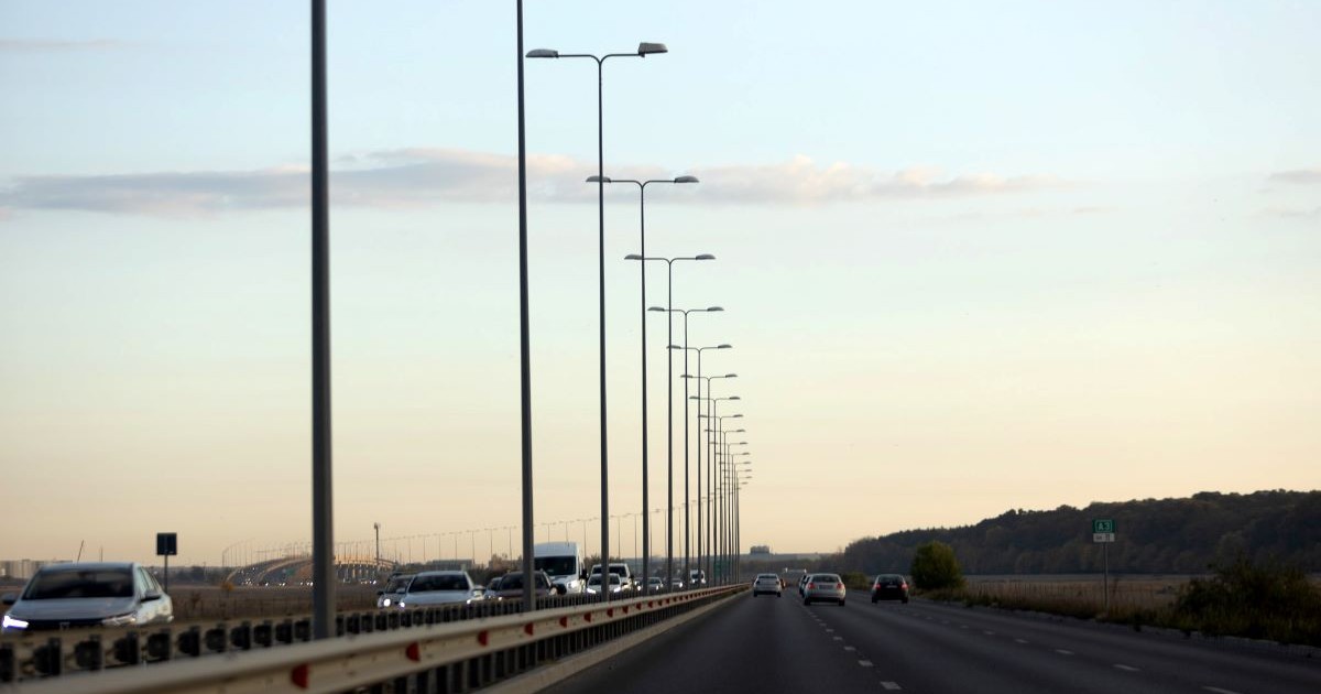 Autostrada A1 a fost închisă între Boița și Cisnădie din cauza vântului puternic.
