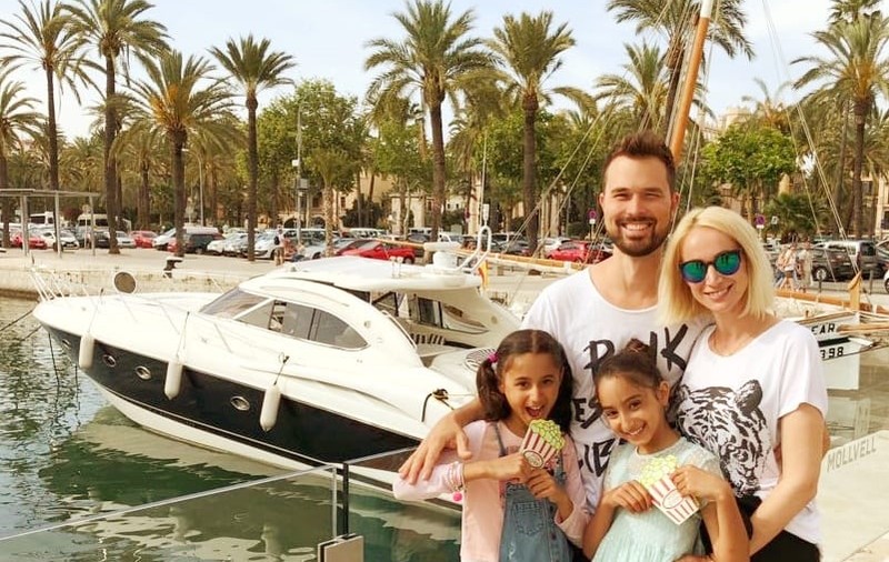 Ramona Nerra, vacanță în Mallorca împreună cu familia