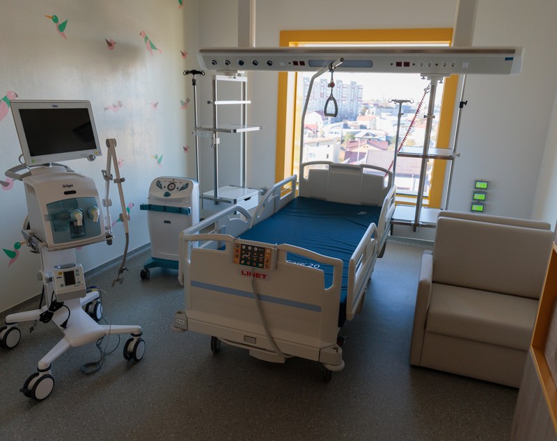 ZIUA NAȚIONALĂ. Oamenii echipei de la Dăruiește Viață, care au construit spitalul pentru copiii cu boli grave, răspund de 1 Decembrie la întrebarea „Ce înseamnă să fii patriot român?”