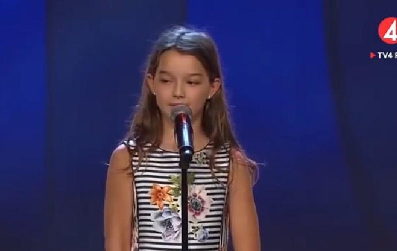 VIDEO / O fetiță româncă de 10 ani este în finala "Suedezii au talent"! Eva i-a uimit pe toți cu vocea sa