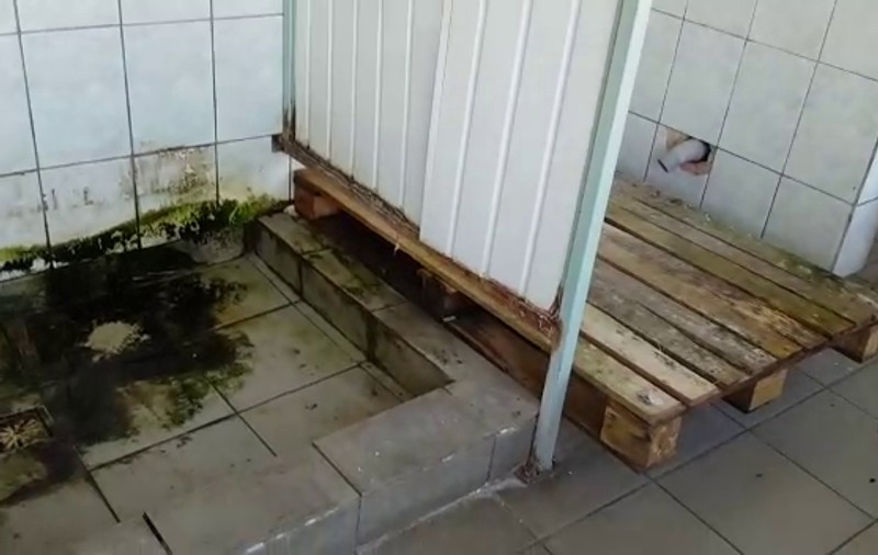 FOTO&VIDEO/ Cad zidurile peste ei! Cum arată vestiarele tehnicienilor din Tarom