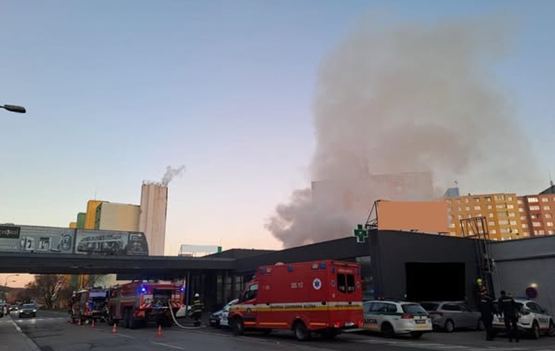 Un copil de 7 ani a dat foc unui supermarket din Bratislava: „Pagubele sunt uriașe”