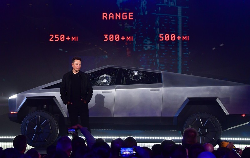Valoarea uriașă cu care a scăzut averea lui Elon Musk după incidentul de la lansarea Tesla Cybertruck
