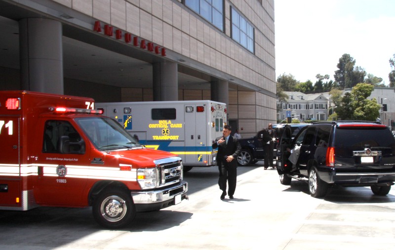 Medicul lui Michael, căutat de poliţie?