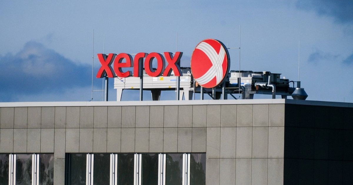 Logo-ul Xerrox pe o clădire ce aparține companiei