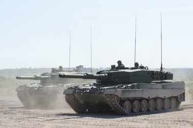 January 26, 2023, Oromocto, NB, Canada: Defence Minister Anita Anand says Canada is sending four of its Leopard 2 battle tanks to Ukraine. A Canadian Forces Leopard 2A4 tank displays it's firepower on the firing range at CFB Gagetown in Oromocto, N.B., on Thursday, September 13, 2012. (Credit Image: © David Smith/The Canadian Press via ZUMA Press)