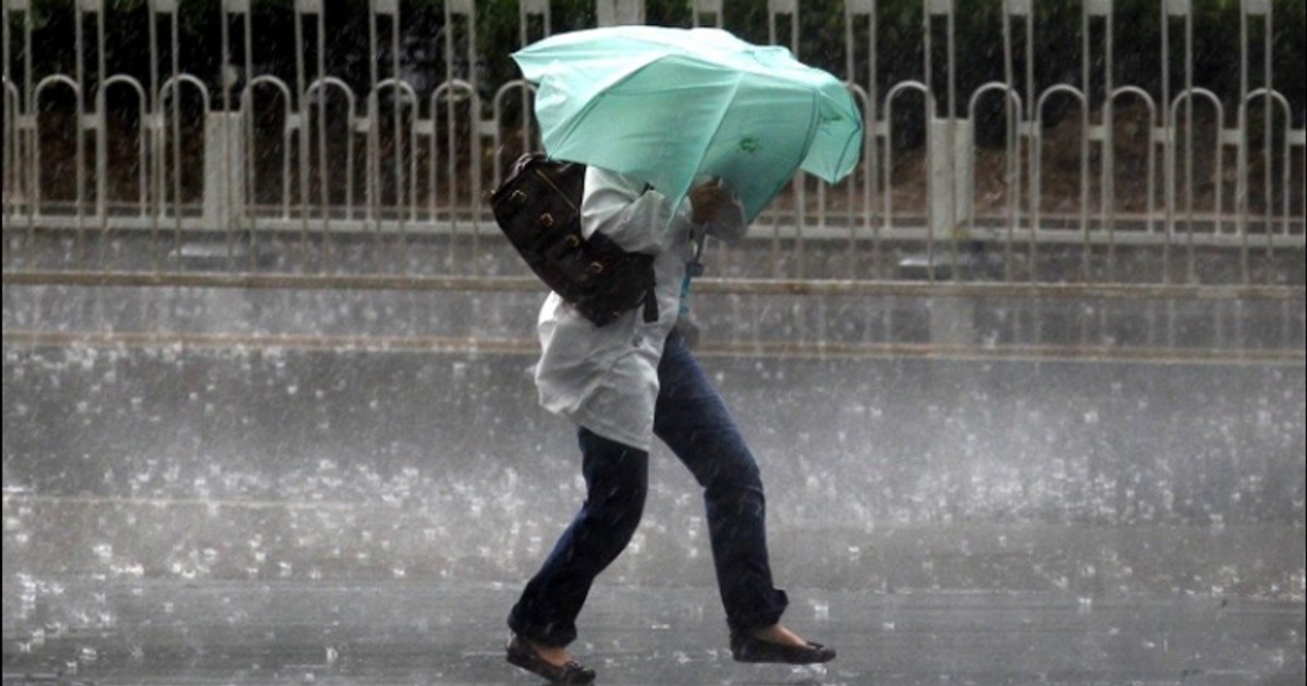 Cod galben de vânt puternic în Constanța și în alte două județe. Capitala și alte 18 județe, vizate de coduri portocalii de ploi și vânt