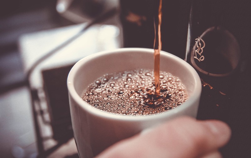 3 criterii de care să ții cont dacă vrei să-ți cumperi un aparat de cafea eco 