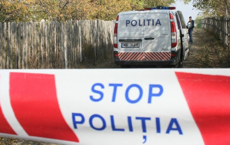 Un bărbat din Stoenești a fost arestat preventiv, după ce a ucis o persoană și a rănit o alta cu un topor și un cuțit
