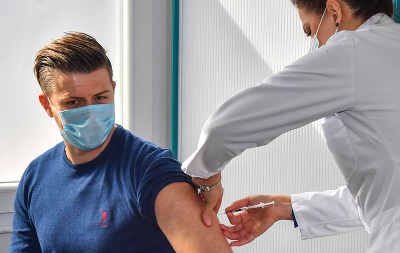 Crește numărul cazurilor noi de infectare cu tulpina britanică în România