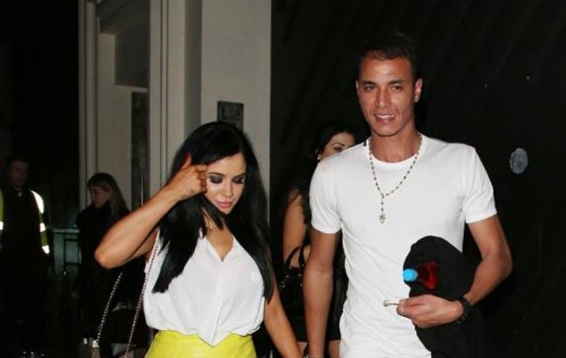 Carla face turul starurilor! De la Snoop Dogg, la Boletelli şi acum la Chamakh / GALERIE FOTO HOT