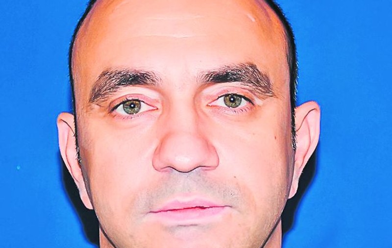 Parlamentarii, lăsaţi fără maşini de serviciu
