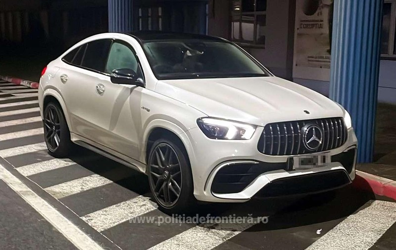 Un român a rămas fără Mercedesul cu volan pe dreapta de 120.000 de euro pe care-l aducea în țară din Marea Britanie