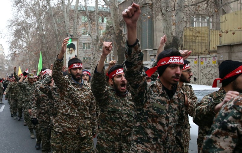 Un nou asasinat bulversează Iranul. Un aliat al lui Qassem Soleimani, împușcat mortal în fața casei de indivizi mascați