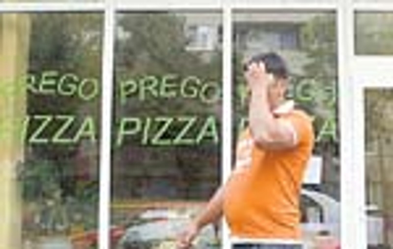 Rafuiala armata intr-o pizzerie 