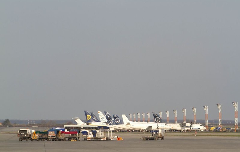 Întârzieri pe Aeroportul Otopeni din cauza viscolului. Mai multe zboruri afectate