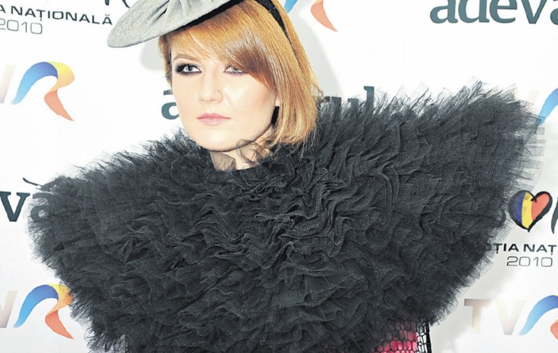 Alexandra Ungureanu face show