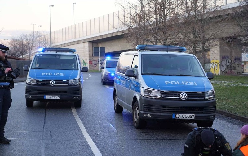 Un român a fost arestat în Germania după ce i-a invitat pe polițiști să-i percheziționeze mașina