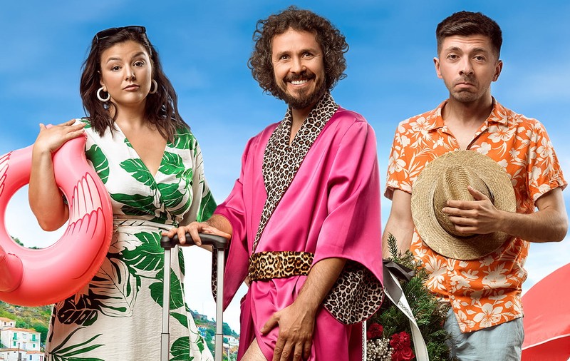 Mircea Bravo lansează filmul „Moartea în vacanță”. Comedia a fost filmată în Grecia. „În 2020 ne-a apărut ideea”