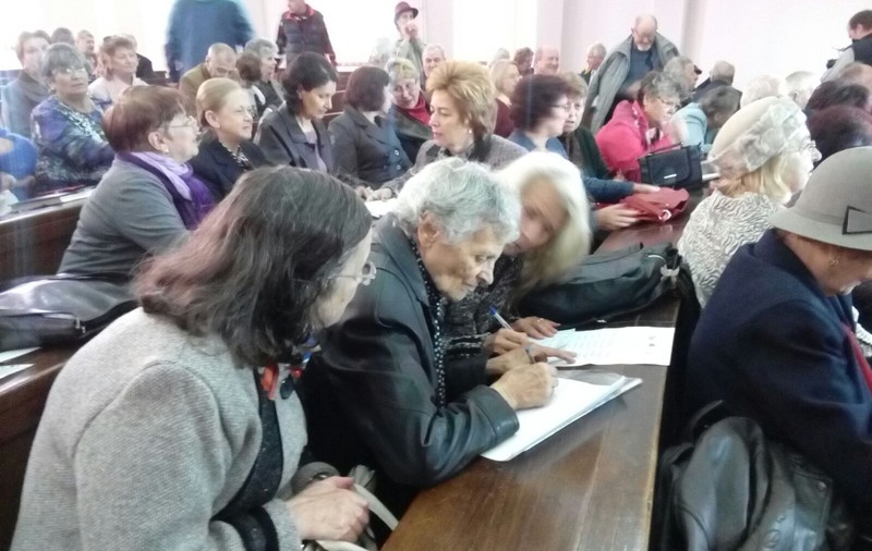 FOTO| Peste 170 de vârstnici din Galați studiază la Universitatea Dunărea de Jos. "Este minunat, pentru mine e a doua tinereţe"